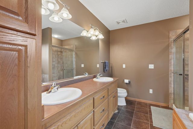 9595 Dunes Avenue, Cottage Grove, MN 55016