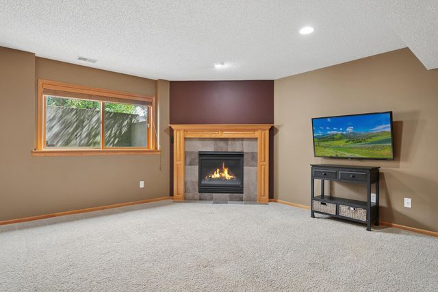 9595 Dunes Avenue, Cottage Grove, MN 55016