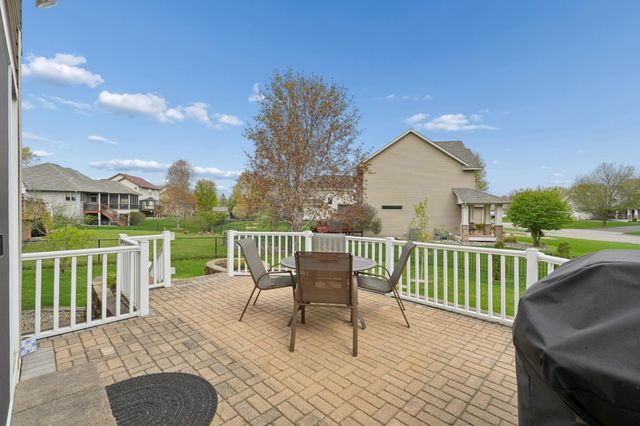 9595 Dunes Avenue, Cottage Grove, MN 55016