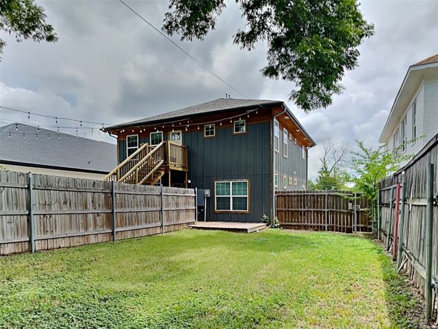 1023 N Madison Avenue, Dallas, TX 75208