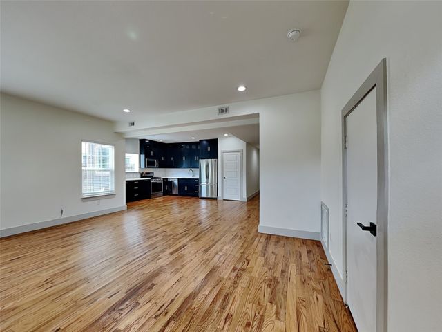 1023 N Madison Avenue, Dallas, TX 75208