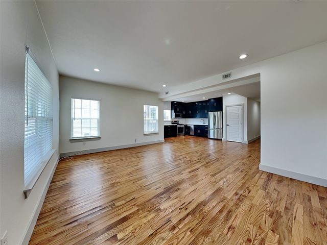 1023 N Madison Avenue, Dallas, TX 75208