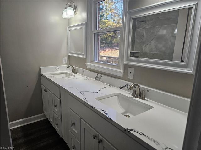 3721 Herchel Lane, Winston-salem, NC 27106