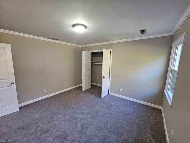 3721 Herchel Lane, Winston-salem, NC 27106