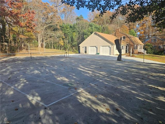 3721 Herchel Lane, Winston-salem, NC 27106