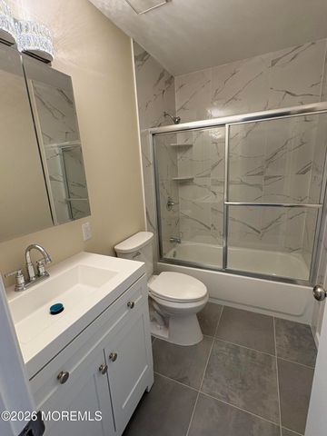 36 Westport Drive 71, Whiting, NJ 08759