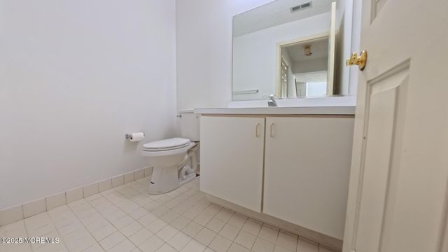 13 Madison Court, Tinton Falls, NJ 07712