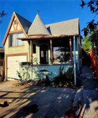 6812 S Van Ness, Los Angeles, CA 90047