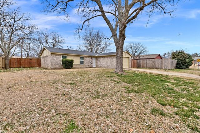 102 Lorie Street, Alvarado, TX 76009