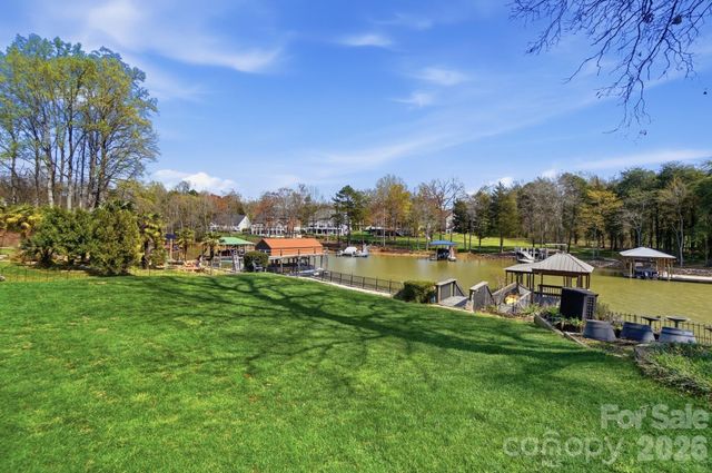 186 Hazelton Loop, Mooresville, NC 28117