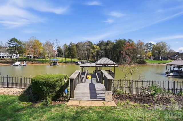 186 Hazelton Loop, Mooresville, NC 28117