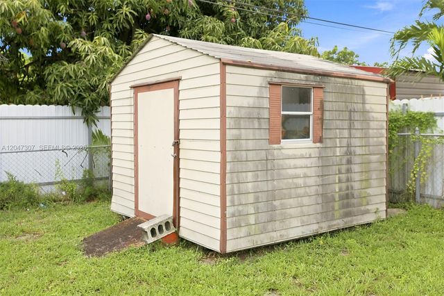 790 E 6th Place, Hialeah, FL 33010