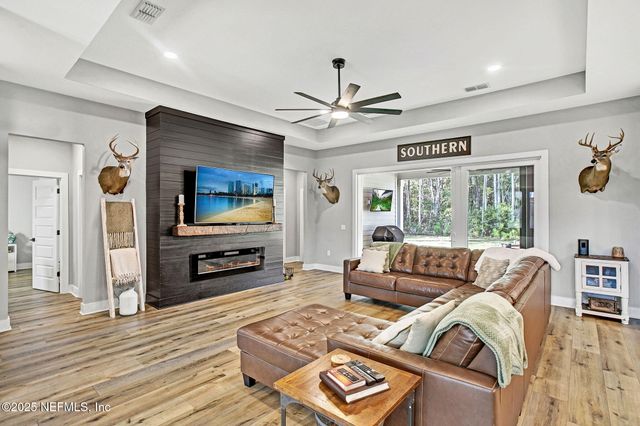 138 LAKE ASBURY Drive, Green Cove Springs, FL 32043