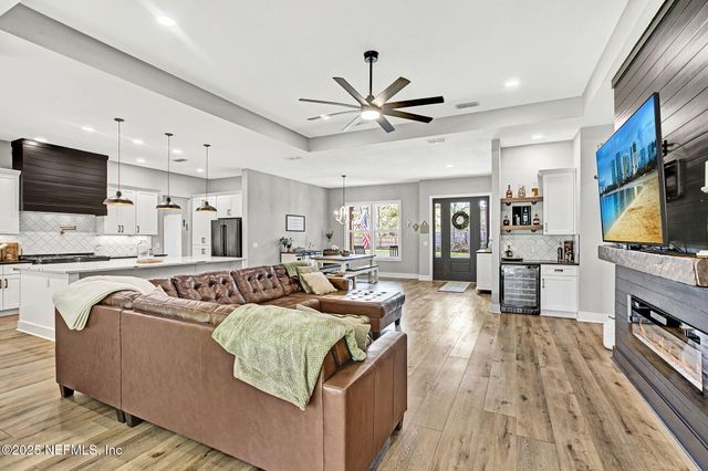 138 LAKE ASBURY Drive, Green Cove Springs, FL 32043