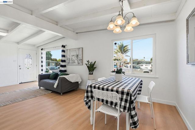 1020 Barbara Ln, San Pablo, CA 94806
