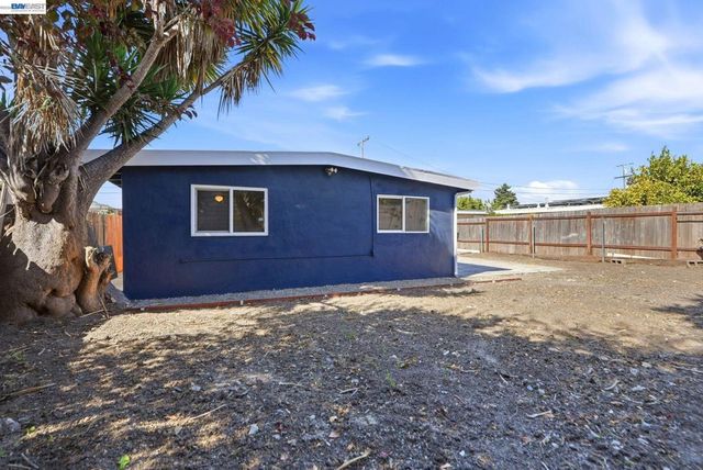 1020 Barbara Ln, San Pablo, CA 94806