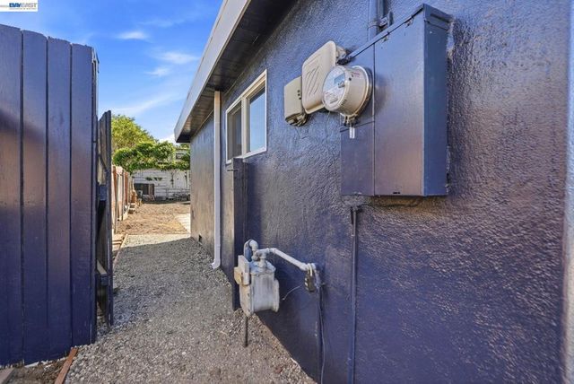 1020 Barbara Ln, San Pablo, CA 94806