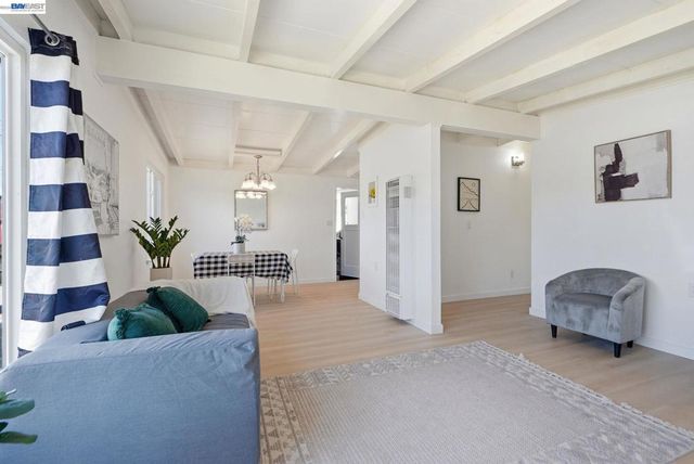 1020 Barbara Ln, San Pablo, CA 94806