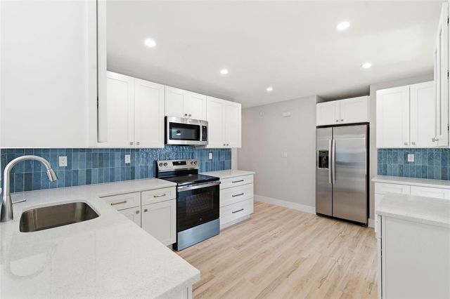 7528 17TH WAY N, St Petersburg, FL 33702