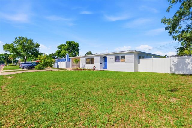 7528 17TH WAY N, St Petersburg, FL 33702