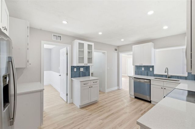 7528 17TH WAY N, St Petersburg, FL 33702