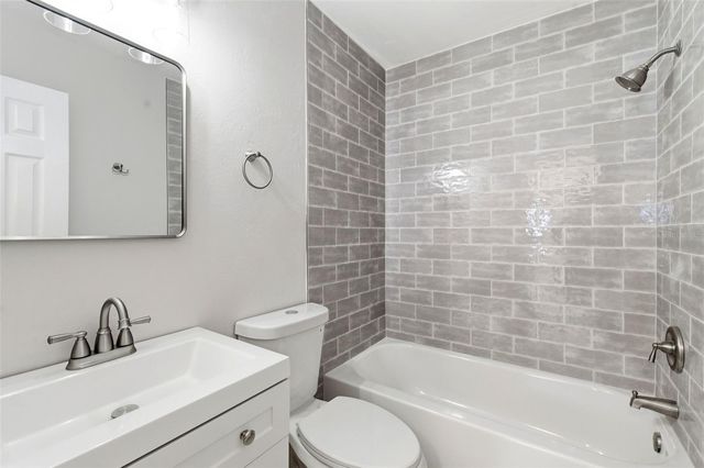 7528 17TH WAY N, St Petersburg, FL 33702