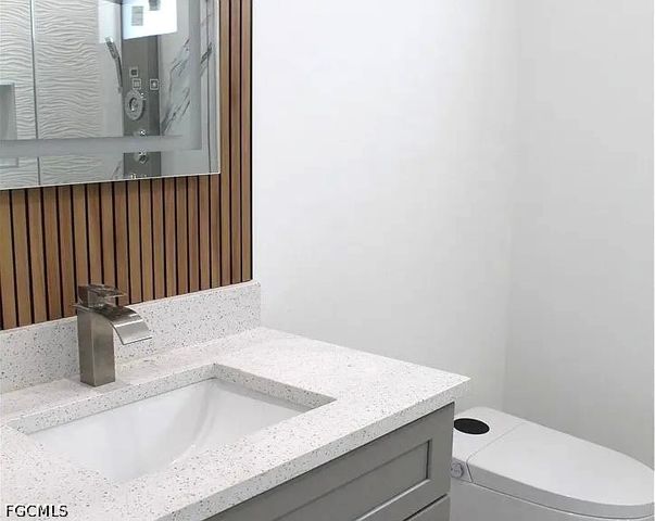 2504 E 2nd ST, Lehigh Acres, FL 33936