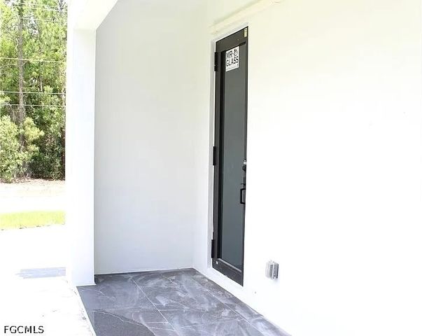 2504 E 2nd ST, Lehigh Acres, FL 33936