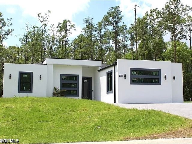 2504 E 2nd ST, Lehigh Acres, FL 33936