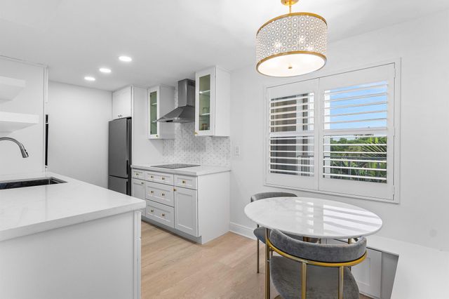 689 NE 6th Court 4050, Boynton Beach, FL 33435