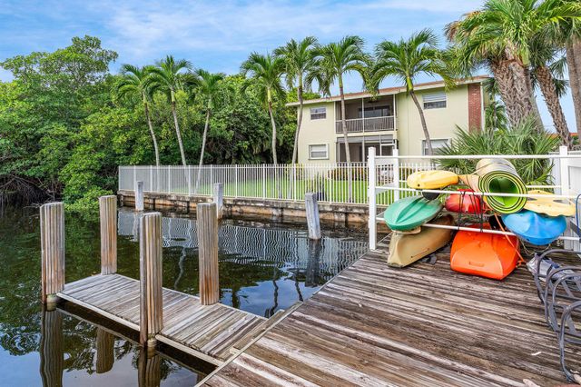 689 NE 6th Court 4050, Boynton Beach, FL 33435