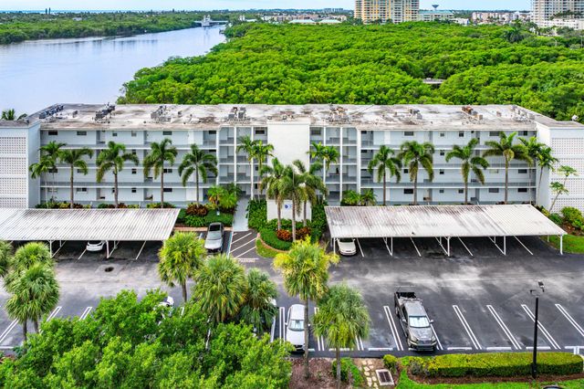 689 NE 6th Court 4050, Boynton Beach, FL 33435