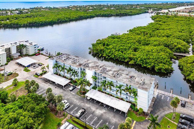 689 NE 6th Court 4050, Boynton Beach, FL 33435