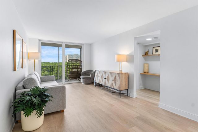 689 NE 6th Court 4050, Boynton Beach, FL 33435