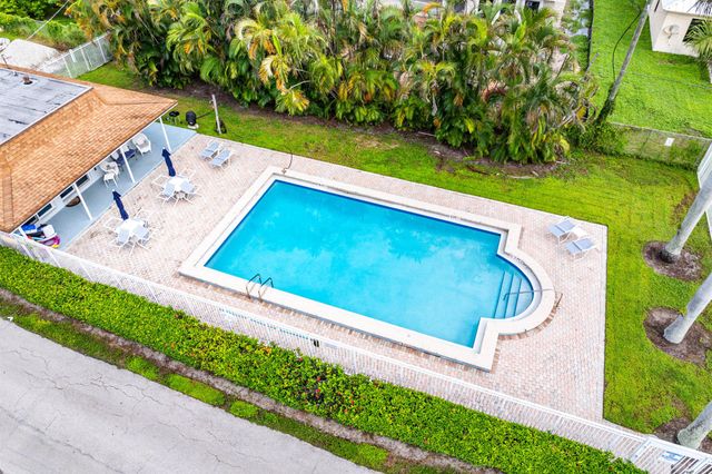 689 NE 6th Court 4050, Boynton Beach, FL 33435