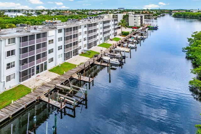 689 NE 6th Court 4050, Boynton Beach, FL 33435