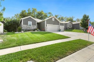 1913 Creek View Lane, Raymore, MO 64083