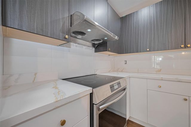 6058 Lyndhurst Drive, Houston, TX 77033