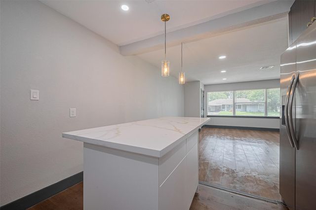 6058 Lyndhurst Drive, Houston, TX 77033