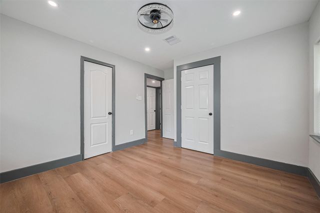 6058 Lyndhurst Drive, Houston, TX 77033