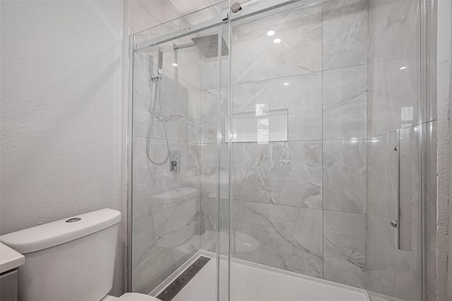 6058 Lyndhurst Drive, Houston, TX 77033