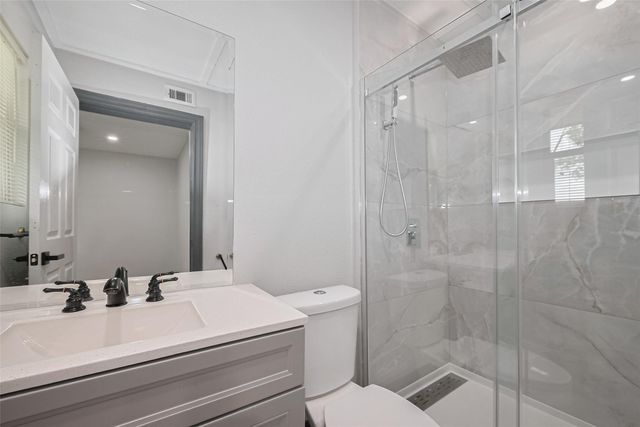 6058 Lyndhurst Drive, Houston, TX 77033