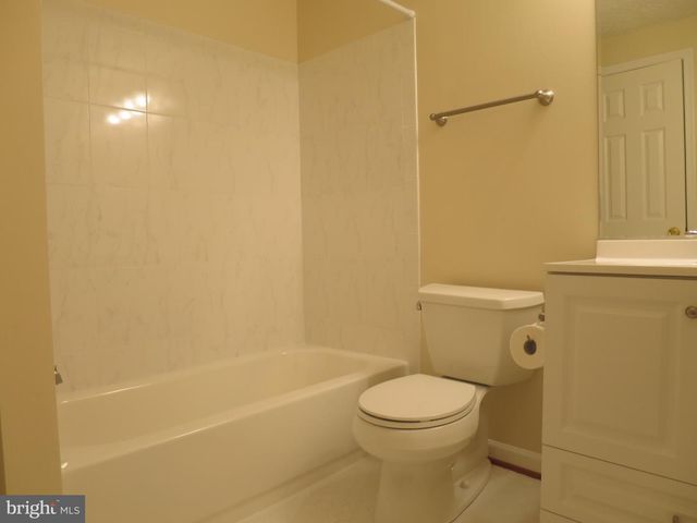 7727 EAGLES HEAD CT, Rockville, MD 20855