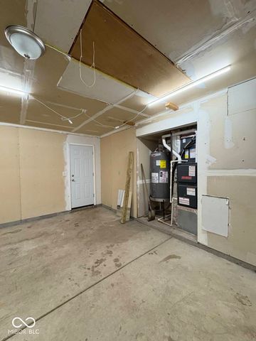 144 Meadow Glen Drive, Avon, IN 46123