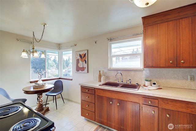 3110 SW 105th Street, Seattle, WA 98146