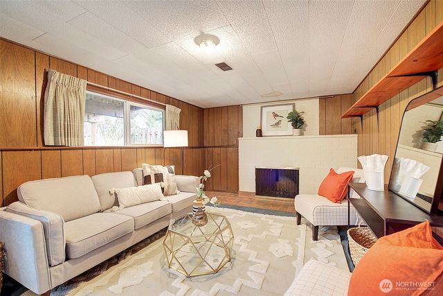 3110 SW 105th Street, Seattle, WA 98146