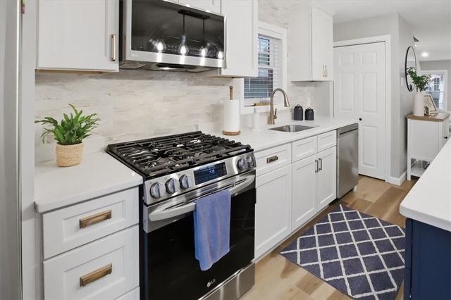 230 Cedar Avenue, Portsmouth, RI 02871