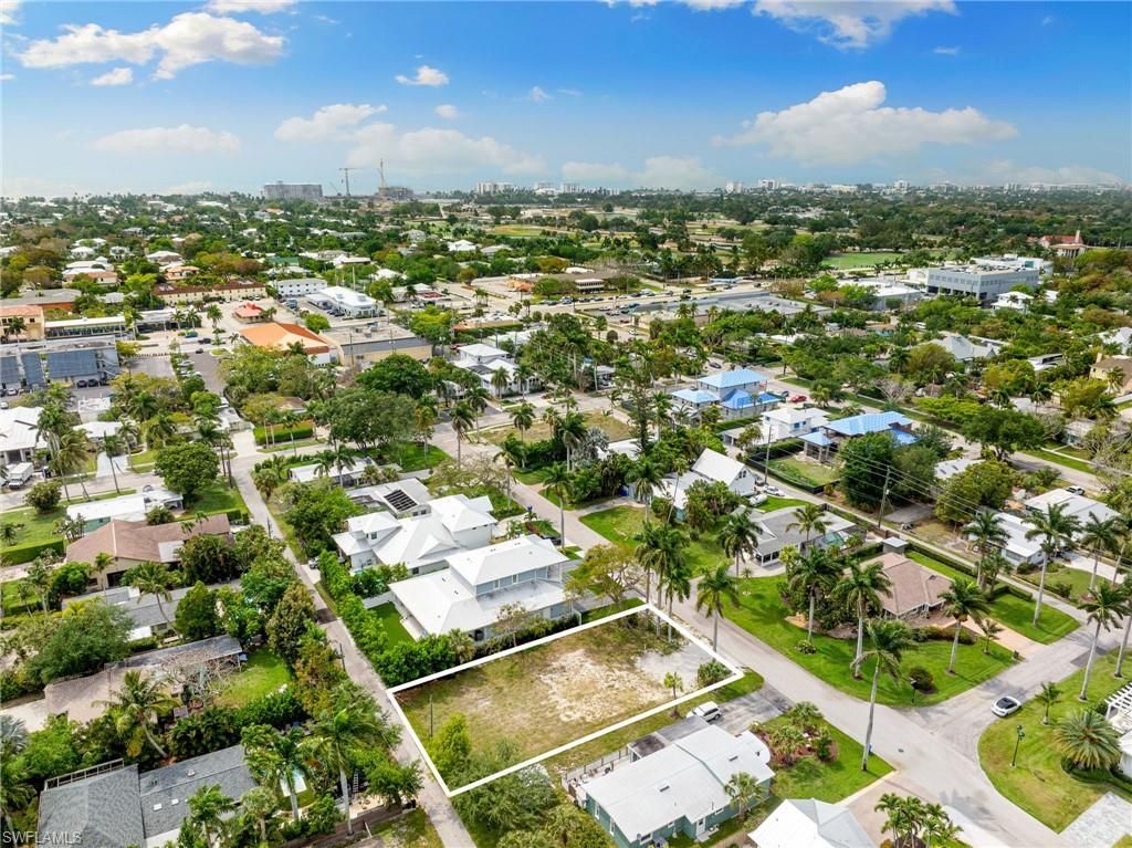 1084 Broad AVE N, NAPLES, FL 34102 — exterior