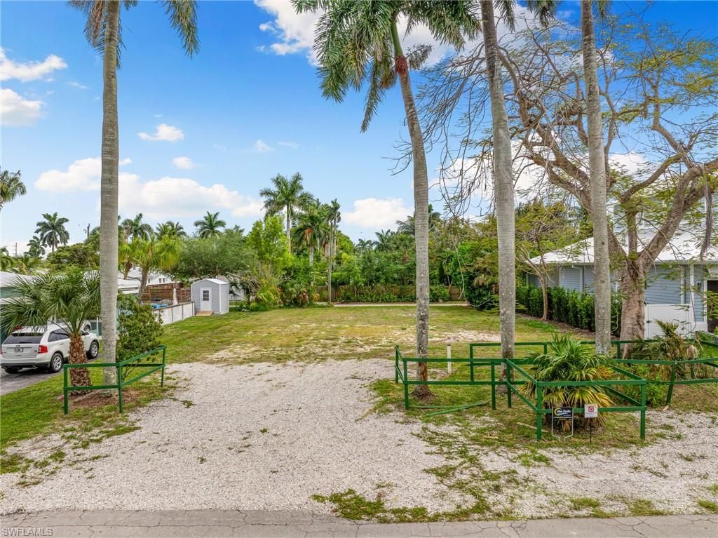 1084 Broad AVE N, NAPLES, FL 34102 — photo 2