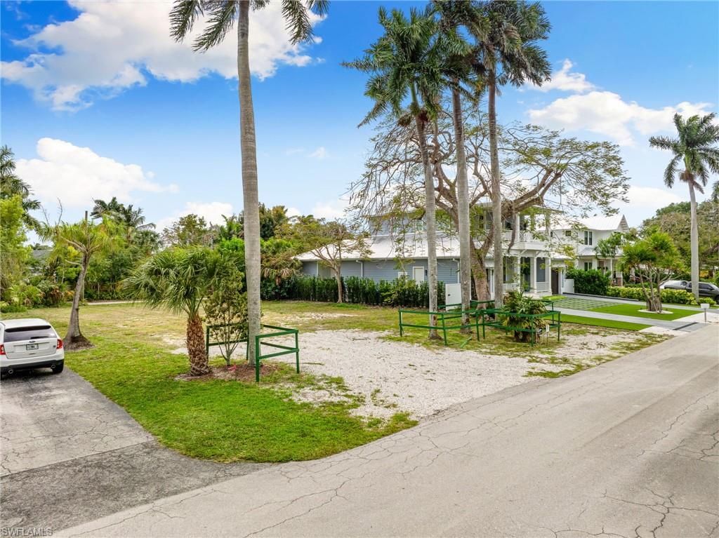 1084 Broad AVE N, NAPLES, FL 34102 — photo 4